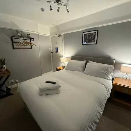 The George 3*